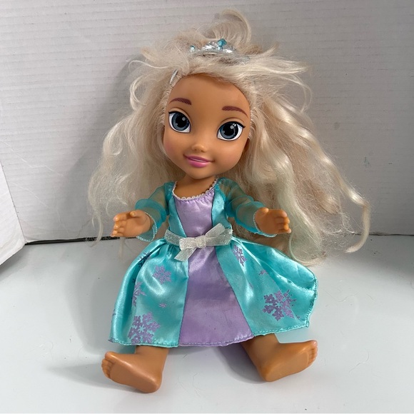 Disney Animator Collector Frozen Elsa 14” doll - Picture 10 of 10